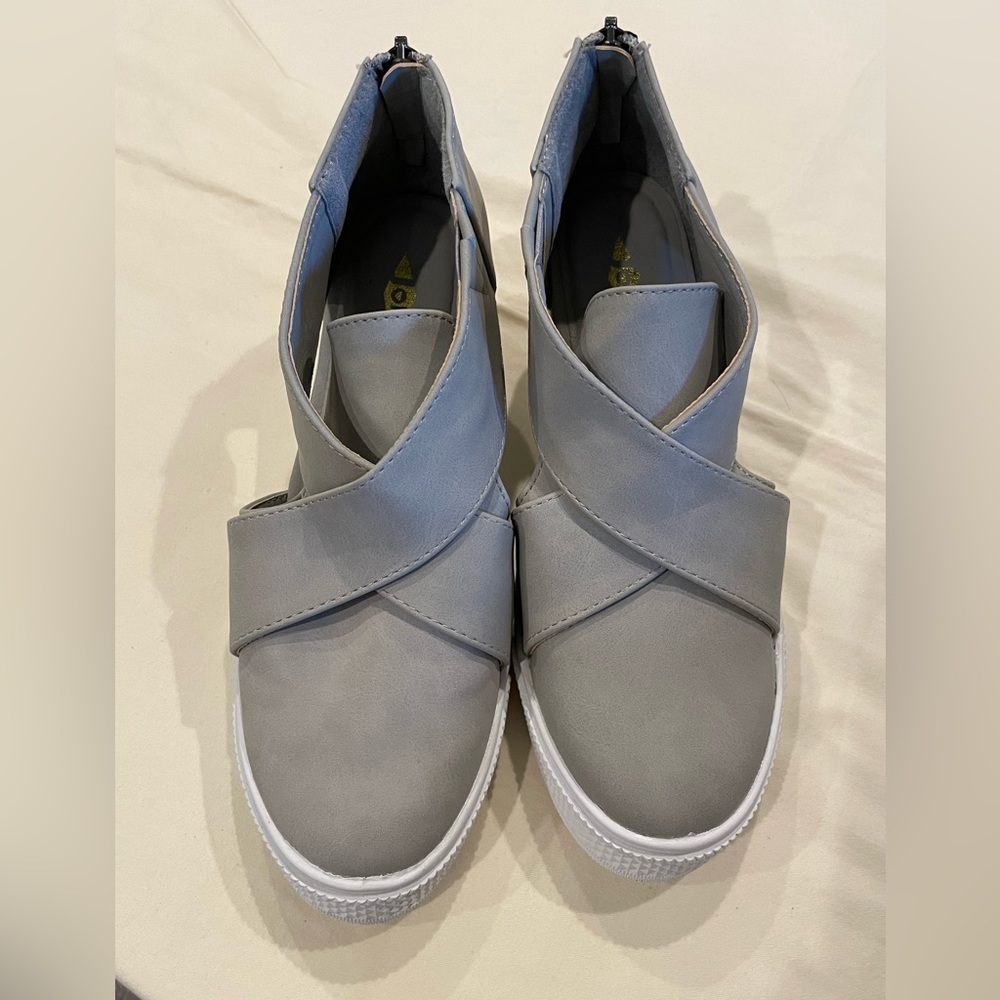 Jolimall Wedge Sneaker Cutout Boot Women Size 5 Grey Silver Suede
